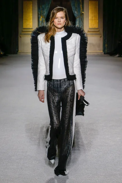Look 35